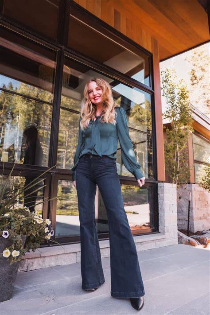 Can you wear jeans to a banquet