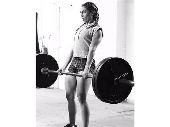 Isabel Lahela - Wrestlezone