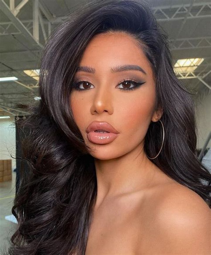 Janet Guzman Photo