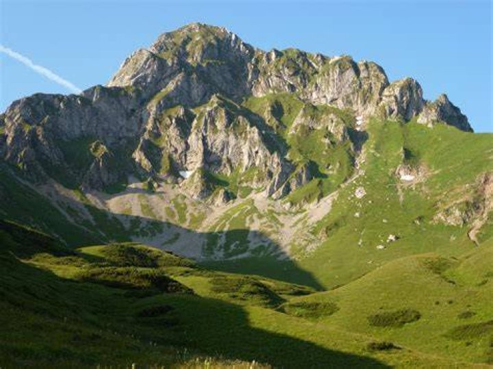 Mountainous landforms, Mountain, Mountain range, Sky, Nature, Highland, Wilderness, Cloud, Natural landscape, Ecoregion, Mountainous landforms, Mountain, Mountain range, Sky, Nature, Highland, Wilderness, Cloud, Natural landscape, Ecoregion,