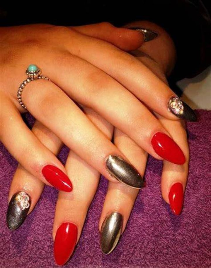 Nail, Finger, Manicure, Nail care, Nail polish, Cosmetics, Hand, Purple, Ring, Service, 