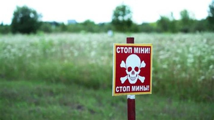 PBS NewsHour | New drone tech could help clear unexploded mines in Ukraine | Season 2023