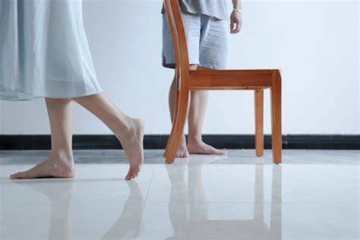 Shoulder, Dress, Joint, Style, Flooring, Formal wear, Eyelash, Waist, Carpet, One-piece garment, 